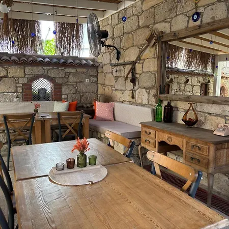 Filizce Alacati * إزمير