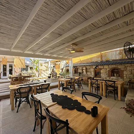 Filizce Alacati Hotel *